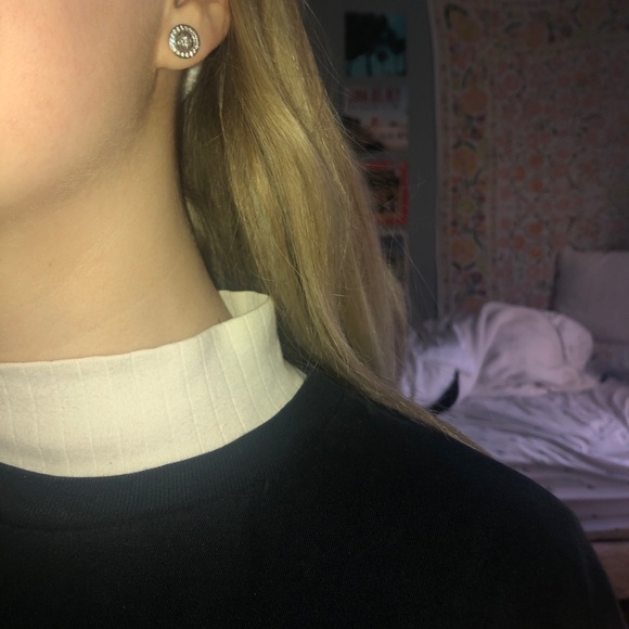 Cream Turtle neck - Picture 4 of 4